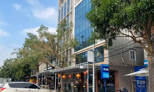 Hàng chục cảnh sát xuất hiện tại nhà riêng một doanh nhân có tiếng ở Thanh Hóa