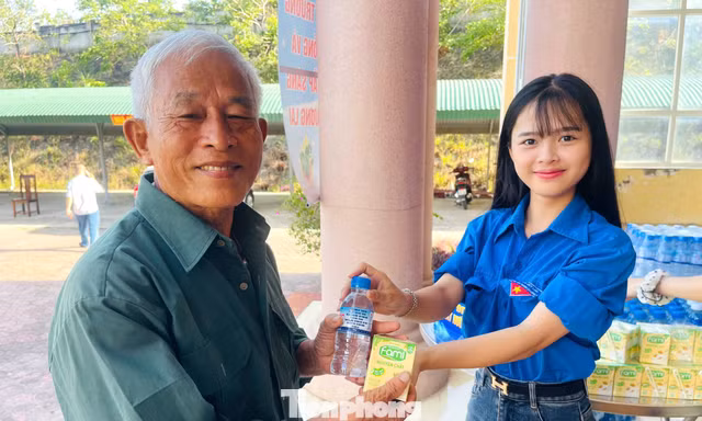 Tuổi trẻ Nghệ An tiếp sức đợt cao điểm thu nhận mẫu ADN thân nhân liệt sĩ