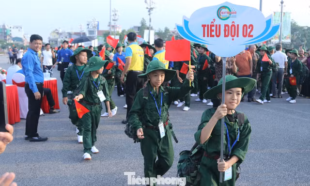 Hơn 300 chiến sĩ nhí rèn bản lĩnh tuổi trẻ từ thao trường quân đội
