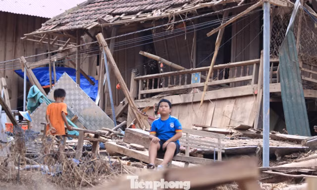 Nghệ An xây khẩn cấp 5 khu tái định cư cho người dân sau mưa lũ