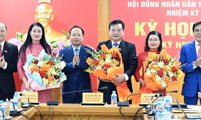 Bí thư xã được bầu làm Phó Chủ tịch UBND tỉnh Hà Tĩnh