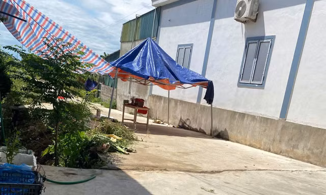 Vụ phát hiện hộp sọ người lúc cắt cỏ: Tìm thấy thêm nhiều mẫu xương, áo quần