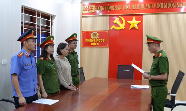 Khởi tố nữ giám đốc tổ chức sản xuất, buôn bán hơn 2,7 triệu lít dầu ăn giả