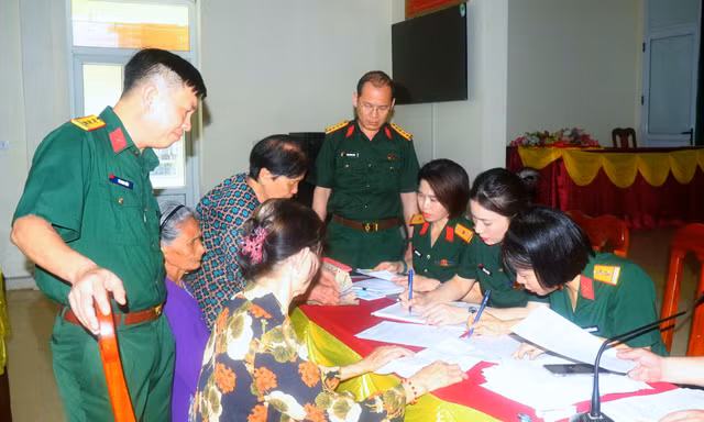 Nghệ An tặng thêm 100.000 đồng/người nhân Đại hội Đảng và Tết Nguyên đán cho người có công