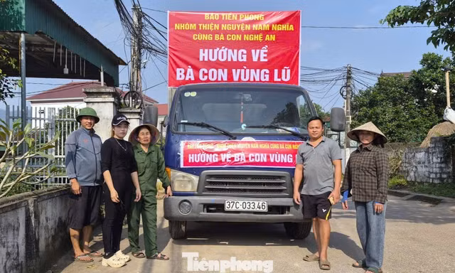 Báo Tiền Phong, nhóm thiện nguyện ở Nghệ An hướng về vùng lũ