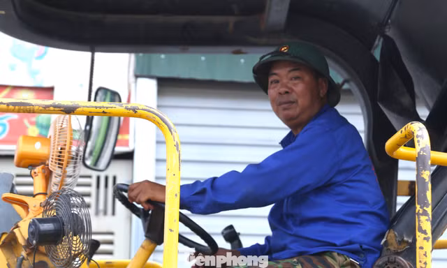 Miệt mài 'bám' công trường ngày nghỉ lễ 2/9