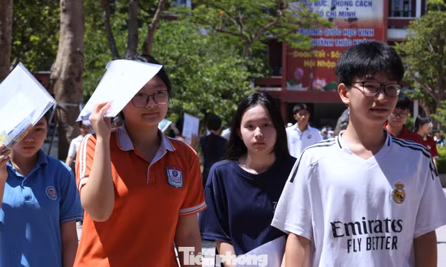 Chủ đề lịch sử dân tộc vào đề Văn lớp 10 ở Nghệ An