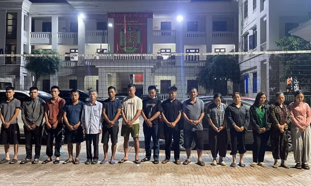 Triệt phá sòng bạc giữa rừng sâu tại Nghệ An