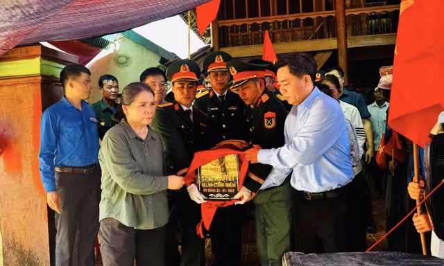 Hành trình 'đoàn tụ' sau gần 60 năm của người lính nằm lại đất bạn Lào