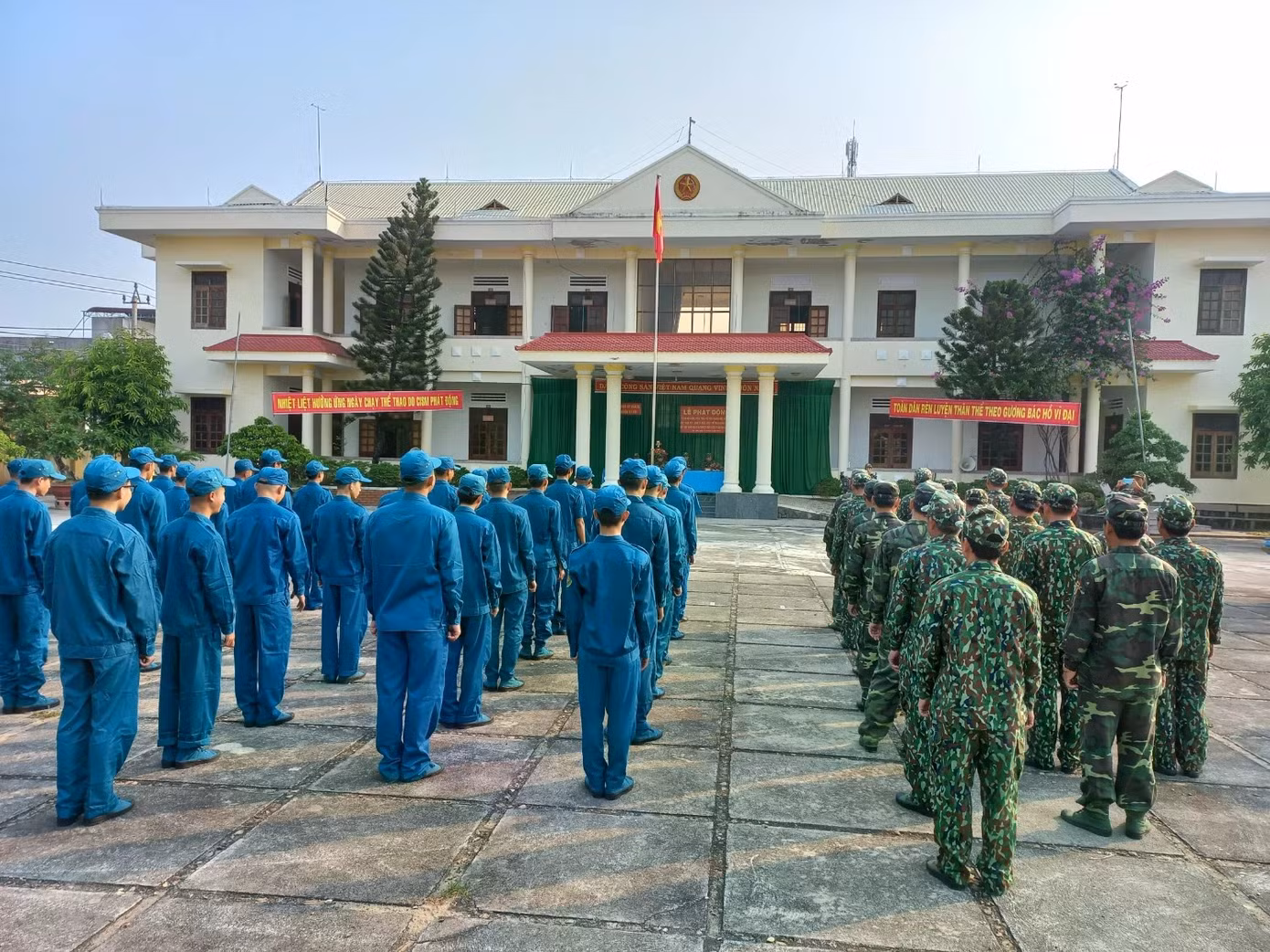 ban-chi-huy-quan-su-cap-xa.jpg