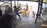 Một người đàn ông bị đối tượng dùng hung khí tấn công
