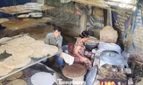 Đặc sản vào vụ Tết, làng nghề 'đỏ lửa' suốt ngày đêm
