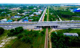 Một đoạn đường sắt Bắc - Nam hiện nay đi qua TP Huế.