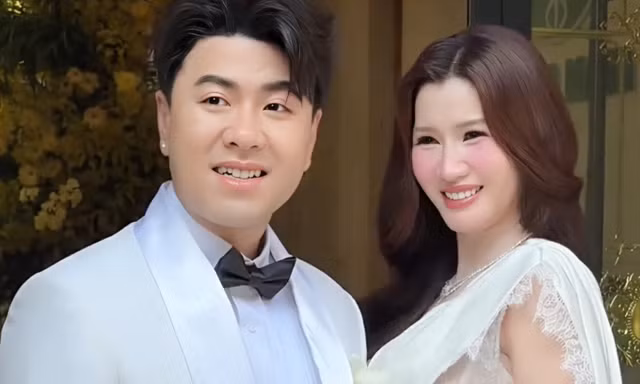 Ca sĩ Akira Phan cưới vợ CEO