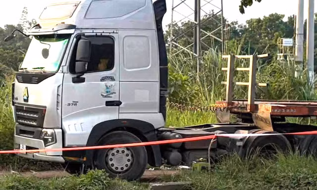 Thái Nguyên: Công an điều tra tài xế tử vong nghi tụt xuống hố ga