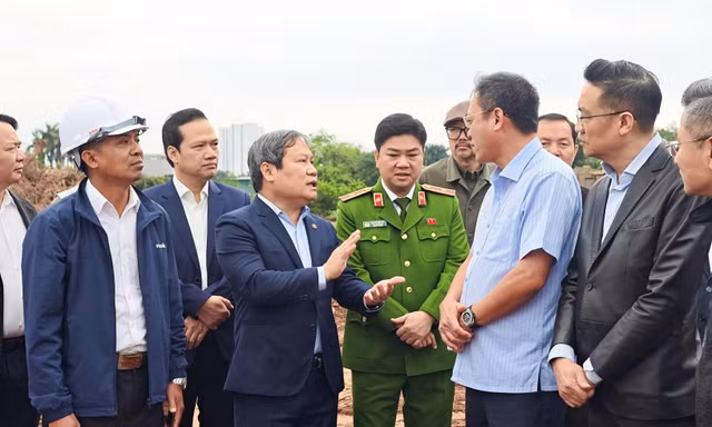 Chủ tịch Hà Nội: Không để gián đoạn thi công các dự án chống ngập