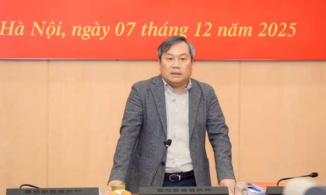 Chủ tịch Hà Nội: Triển khai thiết bị bay tầm thấp phục vụ kinh doanh, vận chuyển