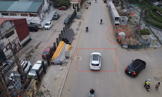 Hà Nội: Biển cấm ô tô xuất hiện giữa tuyến Nguyễn Tuân, tài xế lo 'dính' phạt nguội