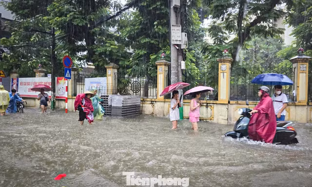 Hà Nội triển khai hàng loạt công trình khẩn cấp chống ngập trước mùa mưa 2026