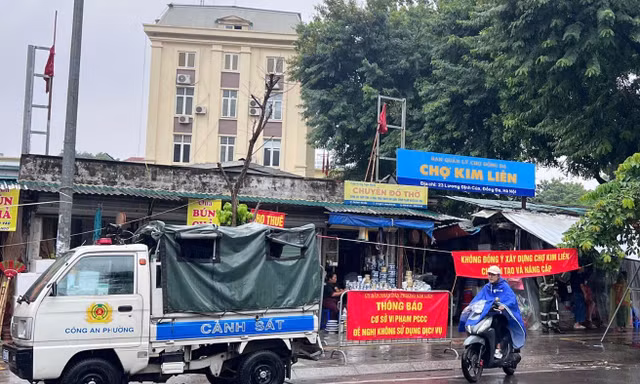 Đình chỉ hoạt động khu chợ 34 năm ở Hà Nội