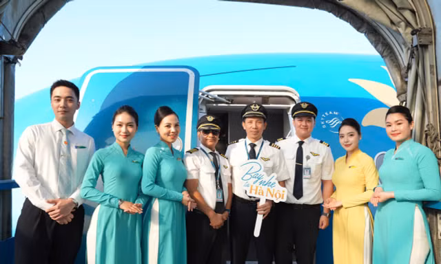 'Bay nhẹ tới Hà Nội': Kết nối vẻ đẹp mùa thu Thủ đô với thông điệp xanh cùng Vietnam Airlines