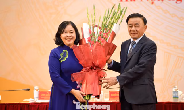 Bà Bùi Thị Minh Hoài giữ chức Chủ tịch Ủy ban Trung ương Mặt trận Tổ quốc Việt Nam