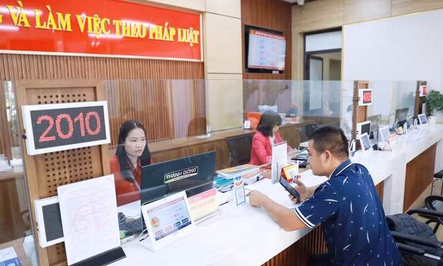 Hà Nội sắp xếp lại các đơn vị một cửa theo tinh thần 'một cấp, không trung gian'