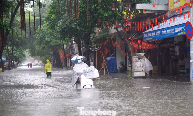 Trời nắng đẹp, Hà Nội vẫn còn 7 điểm ngập sâu