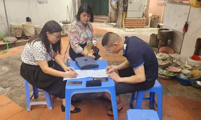 Quán cơm ngon Bắc Ninh lấn chiếm vỉa hè, thách thức khi người dân nhắc nhở bị phạt 35 triệu đồng 