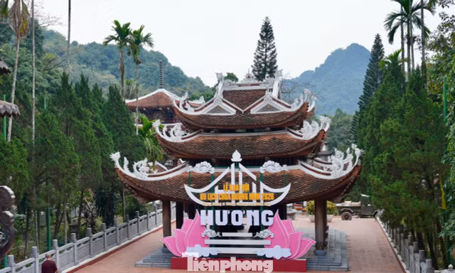 Lễ hội Chùa Hương 2026: Quét QR đi hội, camera AI phân luồng
