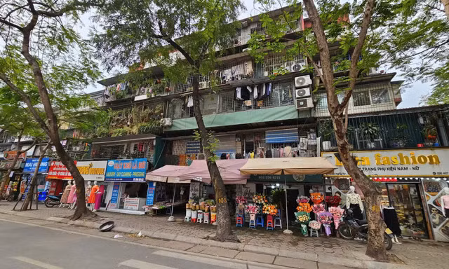 Chung cư cũ ở Hà Nội như 'quả bom nổ chậm'