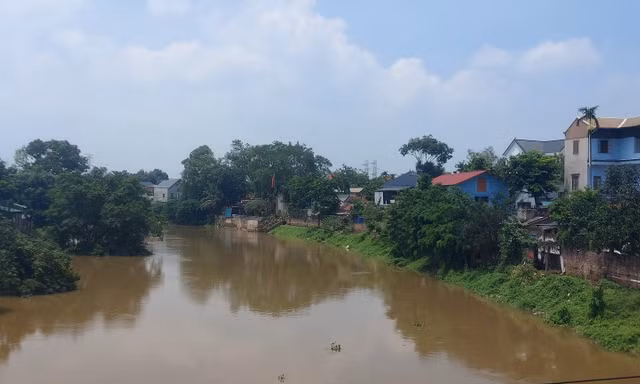 Hà Nội phát động lệnh báo động lũ cấp 1 trên sông Tích, sông Bùi