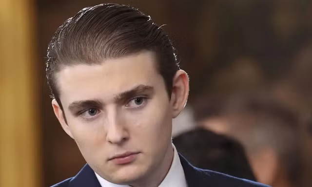 Barron Trump gây sốt