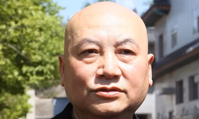 'Đường Tăng' Trì Trọng Thụy tiều tụy trong lễ tang vợ
