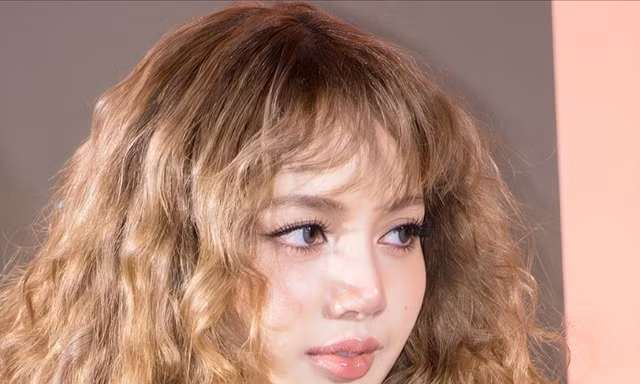 Phim có Lisa (BlackPink) vừa quay đã gây tranh cãi