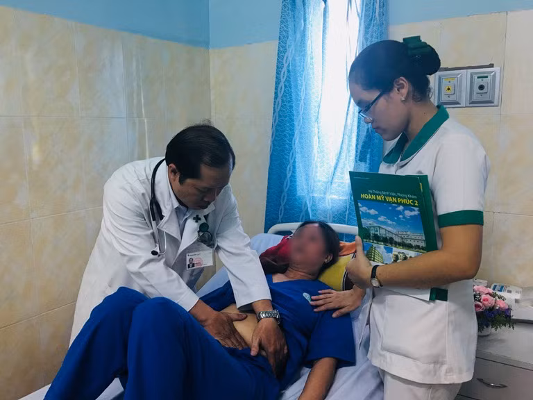 Lạm dụng thuốc xịt phế quản, nữ công nhân suýt chết vì lên cơn suyễn