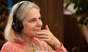 Nữ nhà văn Pháp Camille Laurens: 'Tác giả Việt Nam cần tầm nhìn phổ quát, toàn cầu để hướng đến giải Nobel'