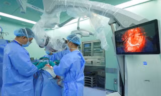 Hy hữu mổ sọ trong lúc người bệnh vẫn tỉnh táo 