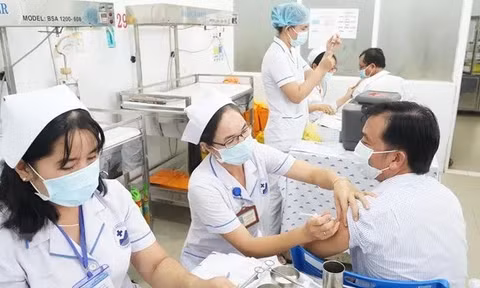 Bộ Nội vụ đôn đốc các tỉnh, thành phố sắp xếp cơ sở y tế, giáo dục