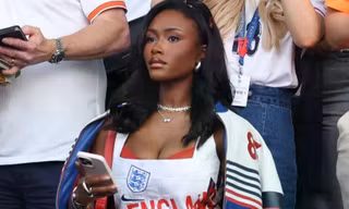 Dàn WAGs bị chỉ trích ở World Cup 