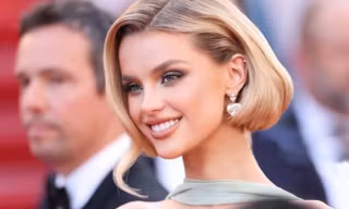 Hai hoa hậu đẹp nhất thế giới trên thảm đỏ Cannes
