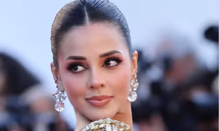 Hoa hậu Hòa bình mặc xuyên thấu trên thảm đỏ Cannes