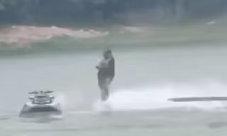 Chính quyền địa phương nói gì về sự cố flyboard?