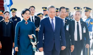 Thái Lan bắn 21 loạt đại bác chào mừng Tổng Bí thư, Chủ tịch nước Tô Lâm và Phu nhân