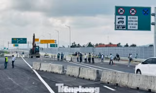 Dừng thông xe trên cao tốc Quảng Ngãi - Hoài Nhơn