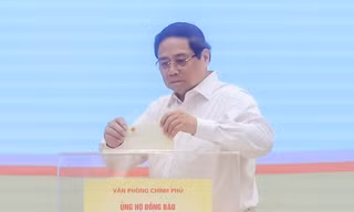 Thủ tướng cùng lãnh đạo Chính phủ ủng hộ đồng bào bị thiệt hại do bão lũ