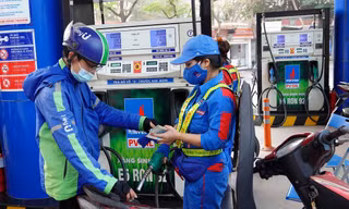 Giá xăng dầu trong nước tăng cao, dư địa nào để hạ nhiệt? 