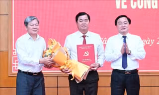 Công bố quyết định của Ban Bí thư Trung ương Đảng về công tác cán bộ 