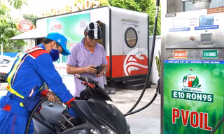 Triển khai xăng E10: Người tiêu dùng còn băn khoăn về giá