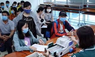 Lo ngại học phí đại học tăng gây áp lực cho các gia đình, Bộ GD&ĐT nói gì?